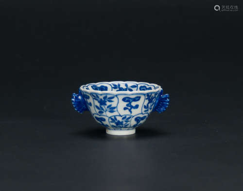 A Blue And White Barbed-Ram Double Handle Lingzhi Cup