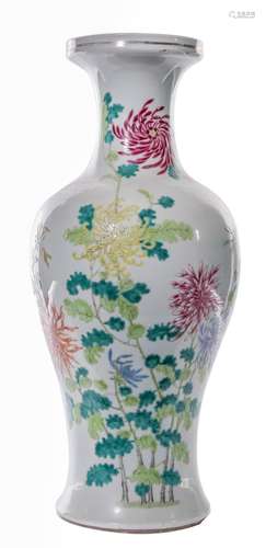 A Chinese polychrome baluster shaped vase, decorated with chrysanthemums and butterflies, H 44,5 cm