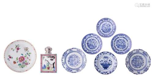 A Chinese famille rose floral decorated export porcelain dish and tea box, the box relief decorated with a figure and a deer in a landscape, with silver mount, 19th - 20thC; added six Chinese blue and white floral decorated dishes, 18thC, H 18 - ø 22 - 25 cm