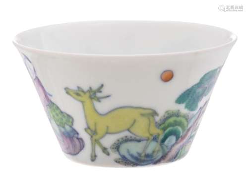 A Chinese doucai cup decorated with a deer and a figure holding a peach with a Yongzheng mark, H 4,5 - ø 8 cm