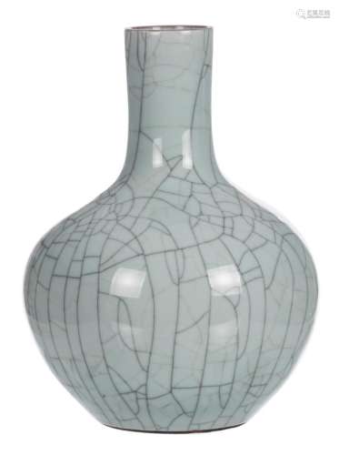 A Chinese celadon crabs claw crackleware decorated bottle vase, H 42,5 cm