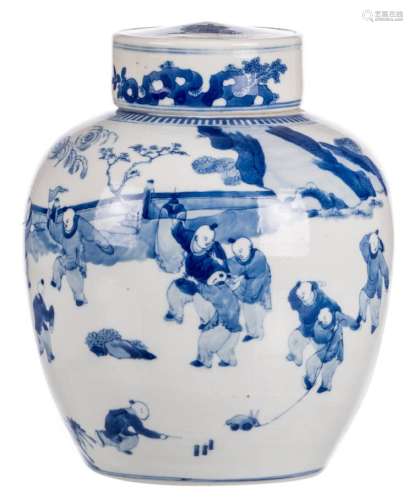 A Chinese blue and white pot and cover, overall decorated with playing children in a garden, H 25,5 cm