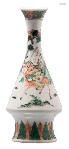 A Chinese famille verte overall decorated vase with an animated scene, H 26 cm