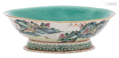 A Chinese famille rose oval plate, overall decorated with a mountainous river landscape, marked Daoguang and period, H 9,5 - W 21,5 - L 28 cm