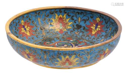 A Chinese cloisonné enamel floral and dragon decorated plate with a Qianlong mark, H 4 - ø 14,5 cm