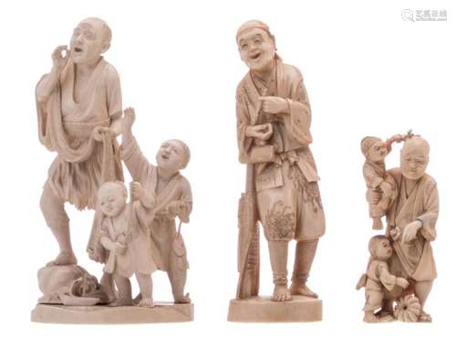 Three Japanese ivory sculptures depicting figures out of the daily life in the Meiji era, slightly engraved and tinted, Late Meiji - first half of the 20thC, H 14,5 - 22,1 - 22,6 cm - Weight: 230 - 542 - 952g