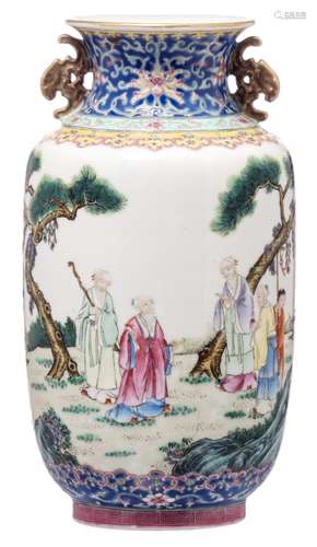 A Chinese famille rose overall decorated vase with literati, the handles bat shaped, Qianlong, H 24 cm