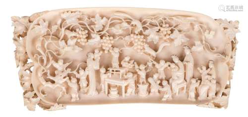 A charming Chinese ivory alto relievo plaquette depicting, ladies, children and foxes in a greenery, late Qing period, W 22 cm - Weight: 197g