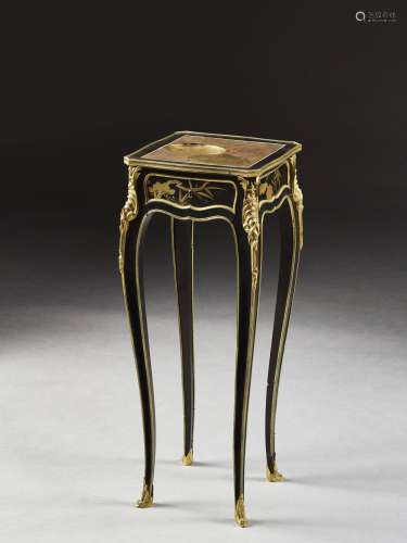 TABLE D'APPOINT DE STYLE LOUIS XV Par Louis-Auguste-Alfred Beurdeley (1808-1882) En placage d'ébène,