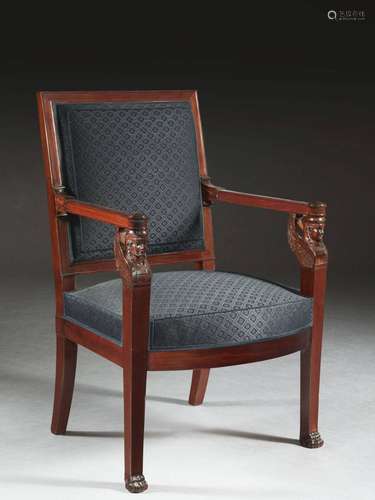 FAUTEUIL D'ÉPOQUE EMPIRE Attribué à Jacob Desmalter En acajou et placage d'acajou, reposant sur