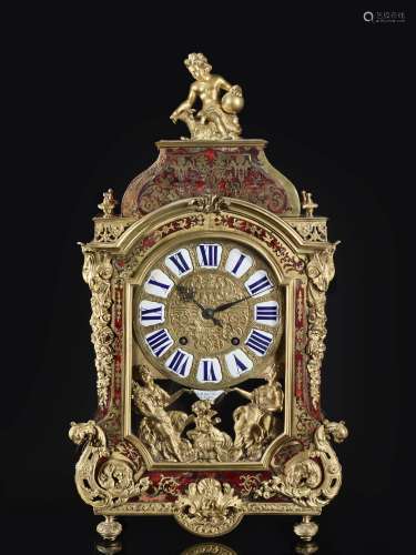 PENDULE D'ÉPOQUE LOUIS XIV En placage d'écaille et incrustations de laiton, ornementation de