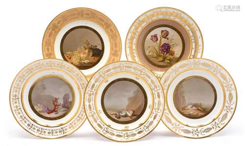 ENSEMBLE DE CINQ ASSIETTES EN PORCELAINE, ÉPOQUE EMPIRE Manufacture de Dihl et Guérhard À décor