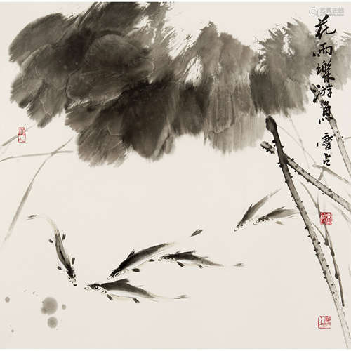 孟庆占 （b.1965） 花雨乐游鱼 纸本水墨 镜心