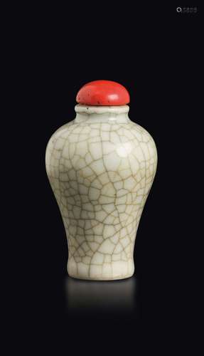 A Ge-type porcelain snuff bottle, China, Qing Dynasty, 19th  ...