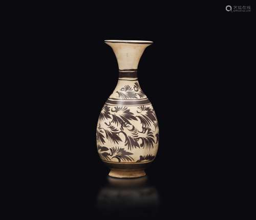 A Chizou sgraffiato vase, China, Song Dynasty (960-1279)