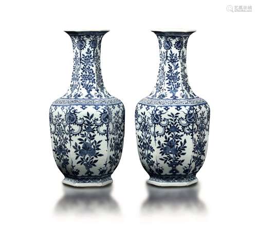 A pair of blue and white pocelain vases, China, Qing Dynasty,  ...