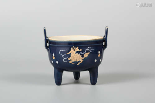 A Chinese Porcelain Incense Burner