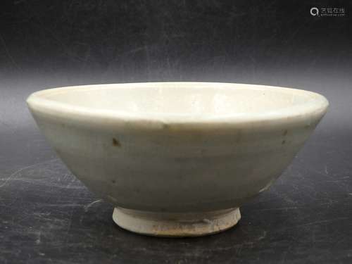 A Chinese Celadon Porcelain Bowl