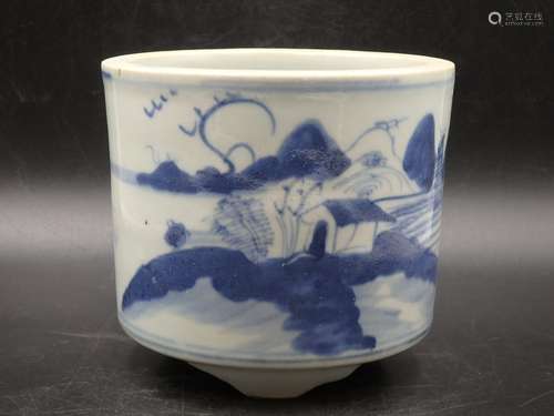 A Chinese Blue and White Porcelain Brush Pot