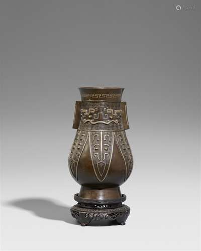 Archaisierende Vase. Bronze. Qing-Zeit