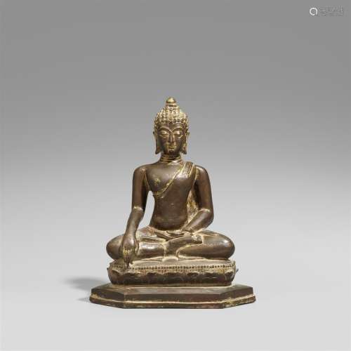 Buddha in maravijaya. Bronze. Nordthailand, Chiangsen. 15./16. Jh.