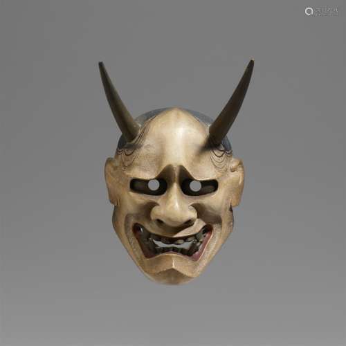 Nô-Maske vom Typ Hannya. Holz, farbig gefasst. Frühes 20. Jh.