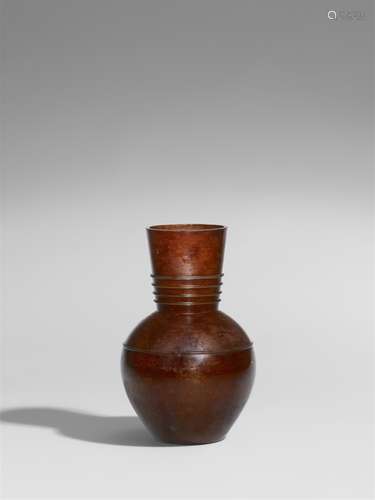 Vase. Bronze. Mitte 20. Jh.