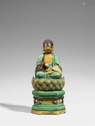 Figur eines Buddha mit susancai-Glasur. Späte Ming-Zeit