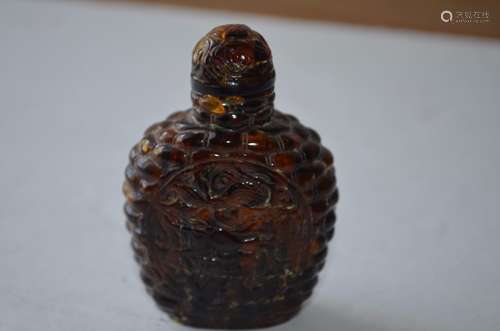 Chinese 18/19th C. amber snuff bottle