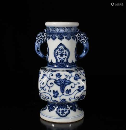 Chinese Blue/White Porcelain Vase