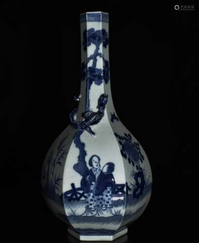 Chinese Blue/White Porcelain Vase