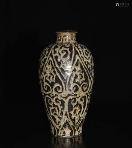 Chinese JiZhou Ceramic Vase