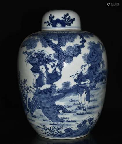 Chinese Blue/White Porcelain Covered Jar