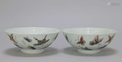 Pair of Late Qing Chinese Porcelain Bowls