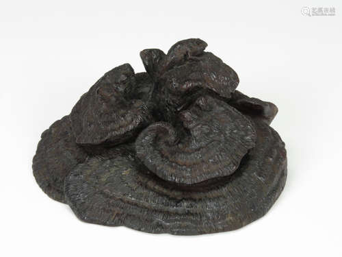 Zitan Carved Lingzi&Three-Leggs Toad Paper Weight