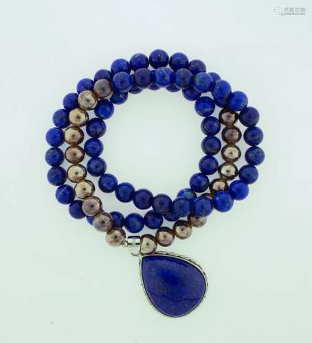 A Lapis Necklace with Pendant