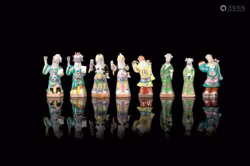 Ensemble de huit statuettes d’immortels Chine - Epoque Jiaqing (1796 - 1820)