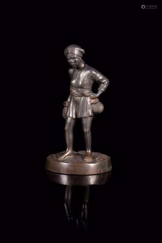 Statuette de jeune paysanne