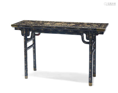 17th century A fine mother-of-pearl inlaid lacquer table, pingtou'an