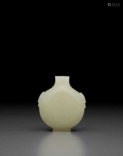 Late 18th/19th century A white jade snuff bottle