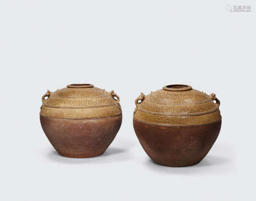 Late Western-early Eastern Han dynasty, Zhejiang/Jiangsu type Two similar glazed stoneware storage jars, pou
