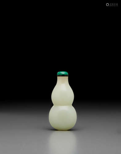 18/19th century A fine jade 'double-gourd' snuff bottle