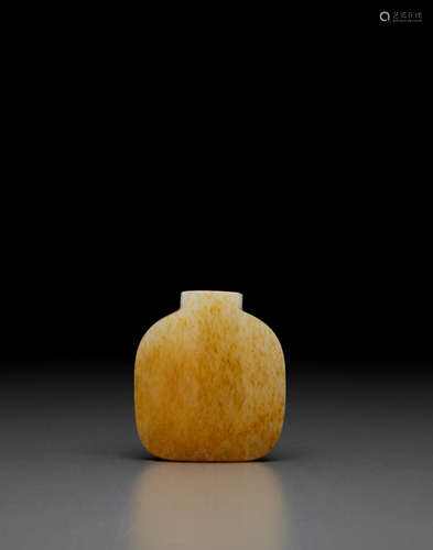 Late 19th/20th century A russet and white jade snuff bottle