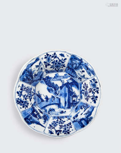 Kangxi period A blue and white floriform dish