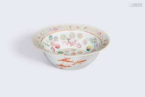 Late Qing/Republic period A famille rose enameled basin with roundel decorations