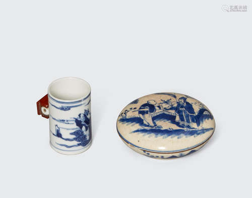 Late Qing/Republic period Two small blue and white porcelains