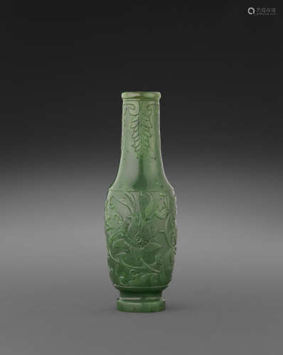 Late Qing dynasty A Mughal style spinach jade vase