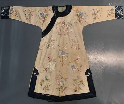 Chinese Embroidery Robe