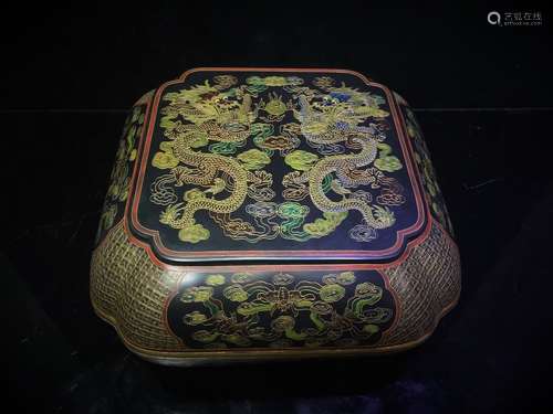 Double Dragon Lacquer Box with Mark