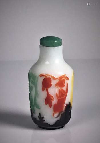 Multi Colored Animal Fruit Glass Overlay Snuff Bottle